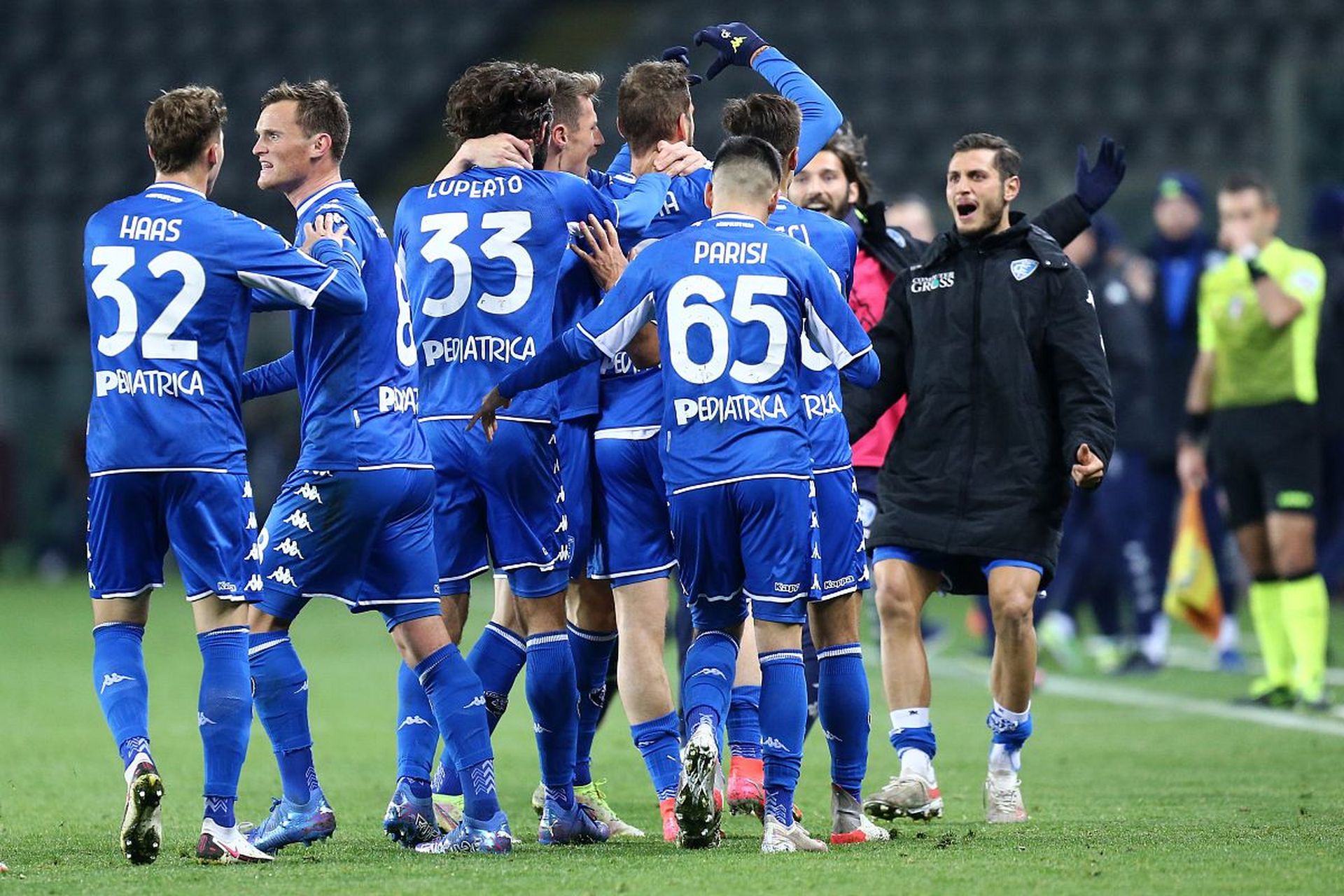 现代足球早 现代足球早