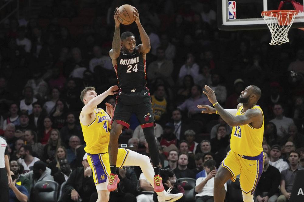 有关梅里诺的转会。阿森纳队和皇家社会队已接触数周...